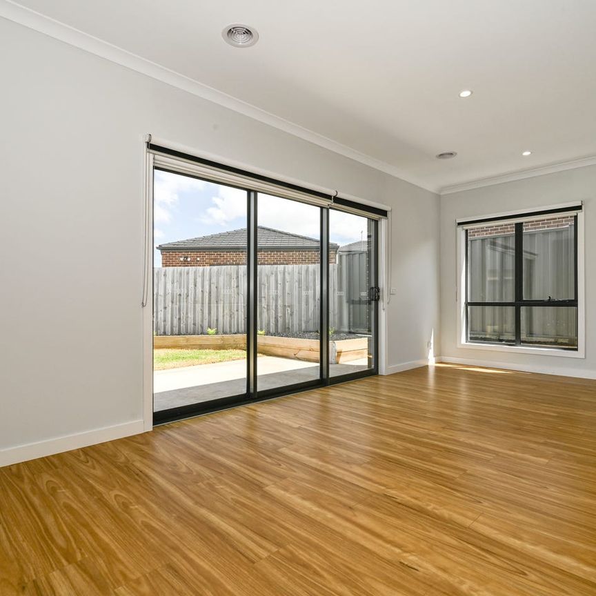 LOW MAINTENANCE CHARM - Photo 1