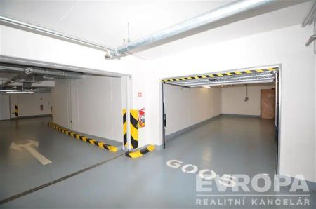 Pronájem 3+kk/terasa, garáž, Parková čtvrť, Praha 3, Žižkov - Fotografie 3
