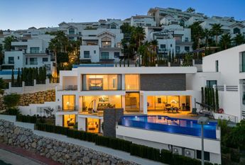 Benalmádena, Andalusia 29630