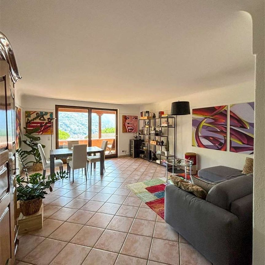 Lake view apartment in residence with swimming pool in Savosa - Photo 1