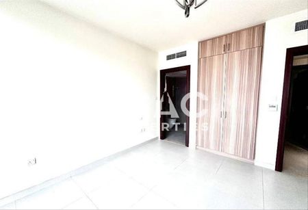 CORNER UNIT | SPACIOUS | VACANT - Photo 4