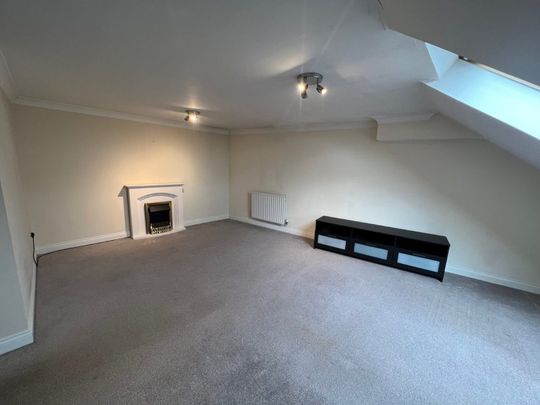 2 Bedroom Flat / Apartment - Twyford Road, Eastleigh - Photo 1