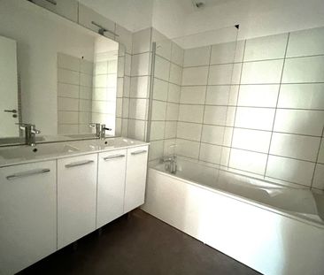 Location Appartement 4 pièces 90m² ROANNE 42300 - Photo 5