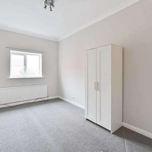 Hopton Road, Streatham, SW16 - Photo 1