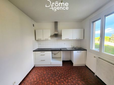 Location Maison 4 pièces 93m² ST MARCEL LES VALENCE 26320 - Photo 4