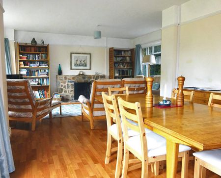 4 bedroom detached house to rent - Photo 2