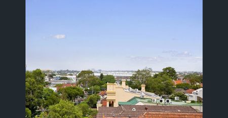 Charming two-bedroom apartment in Enmore - Photo 4