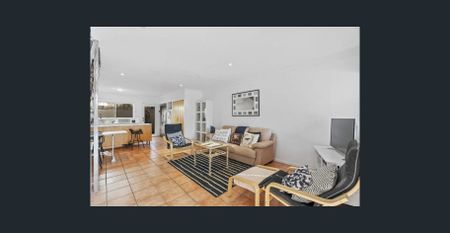 Modern Double-Storey Townhouse in the Heart of Southport - Photo 3