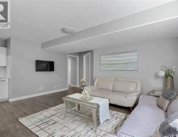 1535 MAPLE AVENUE Unit# LOWER | 1535 MAPLE AVENUE Unit# LOWER, LaSalle - Photo 1