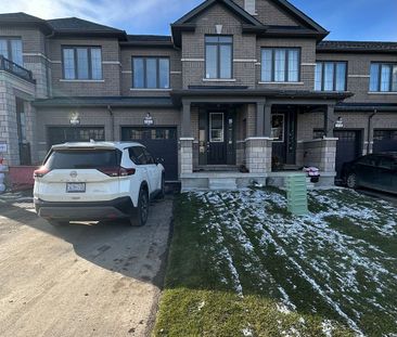 For Lease - 102 Corley Street, Kawartha Lakes, Ontario - Photo 4