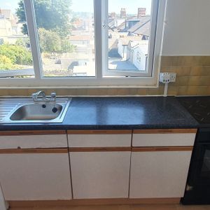 Flat 4, 18 Mundy Place, Cathays, Cardiff, CF24 4BZ - Photo 2