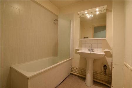 3 pièces - Meublé - 61,77 m² - 1er étage - Colocation autorisée - Photo 4