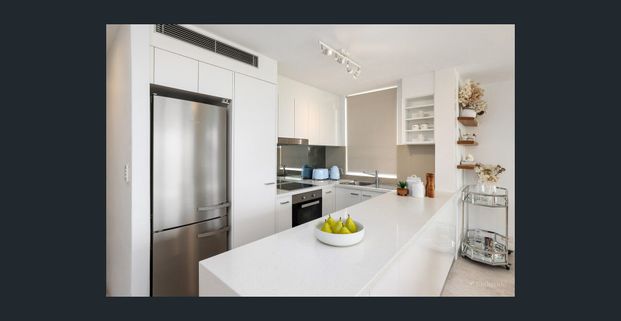 Stunning Harbour Views! - Photo 1