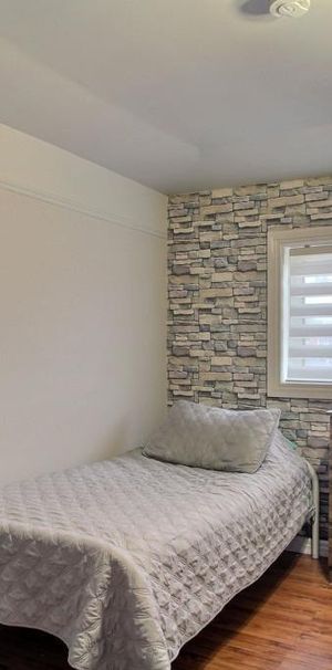 COLOCATION - Photo 1