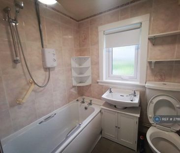 2 bedroom end of terrace house to rent - Photo 6