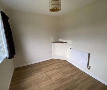 3 bedroom detached house to rent - Photo 2