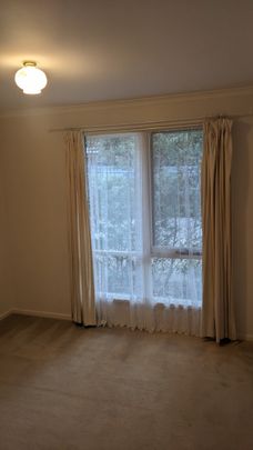 Noble Park - Photo 1