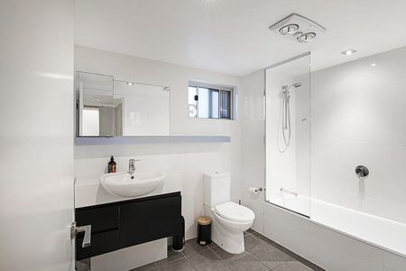 ICEWORKS PADDINGTON - A PERFECT COMBINATION - 3 VERY SPACIOUS BEDROOMS - Photo 3