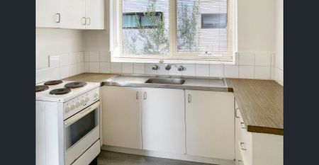 Wonderful views with light filled interior - Photo 4