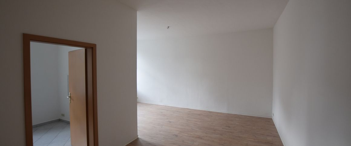 ++ Raumwunder! Frisch renovierte 2 RW im 1. Obergeschoss ++ - Photo 1