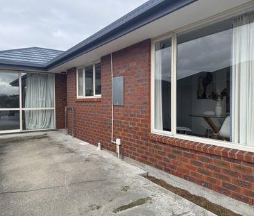 17 Broadbent Street, Riccarton - Photo 1