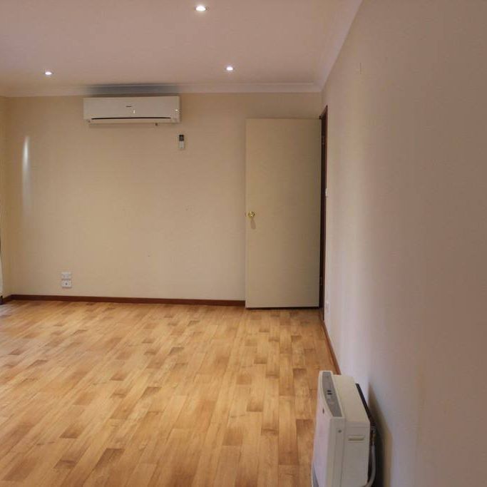 CHARMING FAMILY HOME IN A PRIME LOCATION - Photo 1