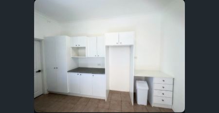 Lilyfield House for rent: 4BR, A/C, Balcony, Study, Garage, Yard $1750/week - Photo 3