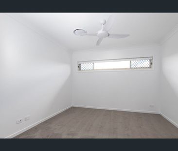 FANTASTIC 4 BEDROOM HOME WITH 2 LIVING & DUCTED AIR CONDITIONING! - Photo 6