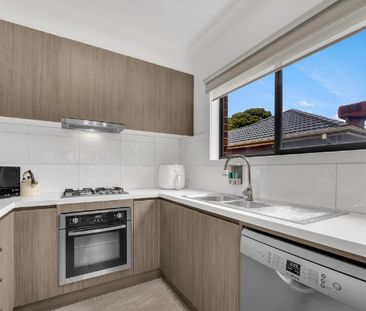 2/7 Pine Street, Thomastown VIC 3074 - Townhouse For Rent | Domain - Photo 6