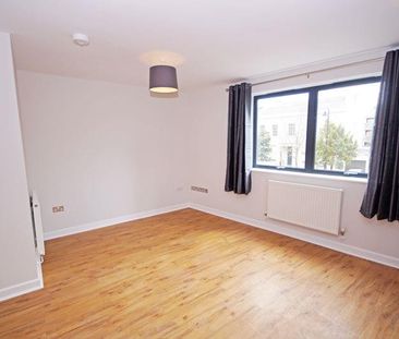 A 2 Bedroom Flat in Montpellier GL50 1AD - Photo 4