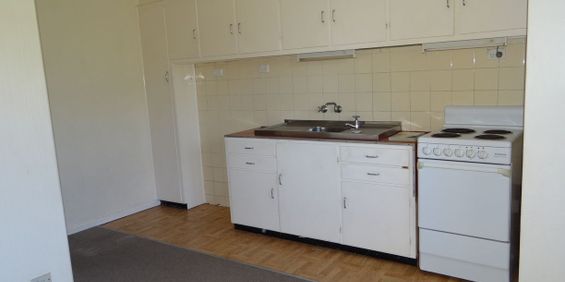 ONE BEDROOM GARDEN FLAT - Photo 3