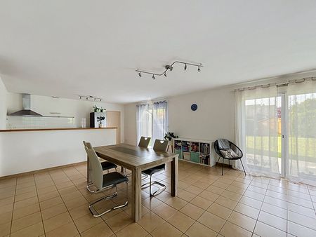 Location Maison 4 pièces 120m² AVRILLE 49240 - Photo 2
