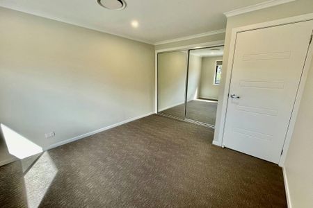 Modern Five Bedroom Duplex - Photo 4