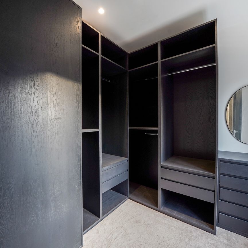Ashchurch Grove, Hammersmith, London, W12 - Photo 1