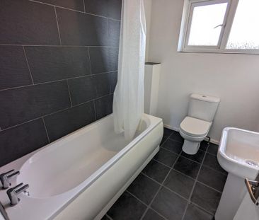 2 bedroom terraced house to rent - Photo 6
