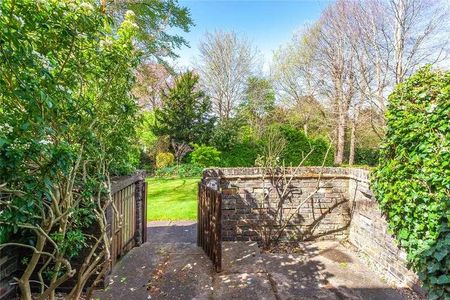 Hill Lands, Wargrave, Reading, Berkshire, RG10 - Photo 3
