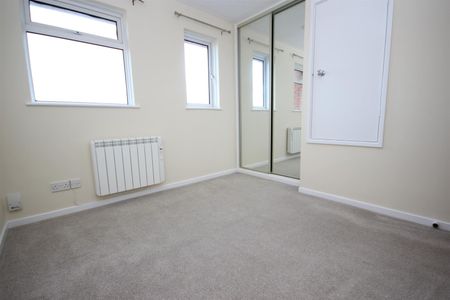 2 bed Terraced House for let - Photo 5