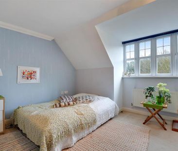 4 bedroom semi-detached house to rent - Photo 3