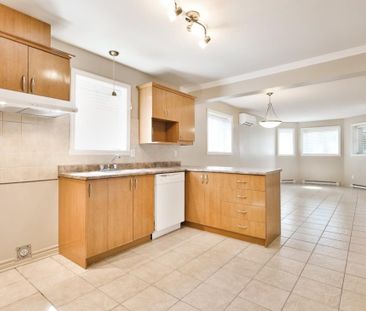 Appartement à louer - Laval (Chomedey) (Carrefour Saint-Martin) - Photo 2