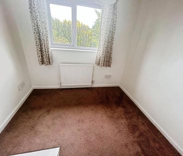 3 bedroom end of terrace house to rent - Photo 1