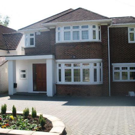 5 bedroom detached house to rent - Photo 3