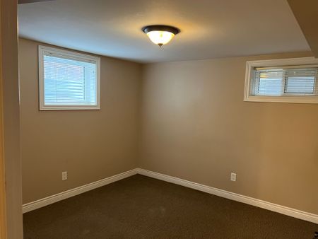 For Lease - 85 Child(Lower) Drive, Aurora, Ontario - Photo 3