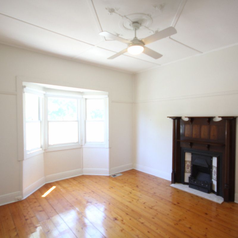 Redan 2BR, 1 BA, spacious home, oversized yard, 1.5kms to hospitals and centre of town - Photo 1