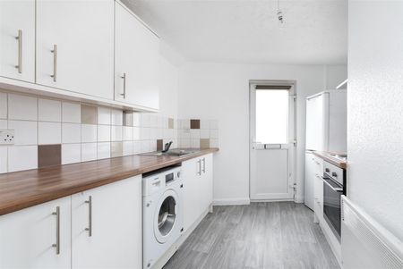 Station Road, Ashford, TW15 - Photo 4