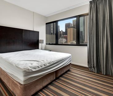 City convenience with space, light and lifestyle - Photo 4