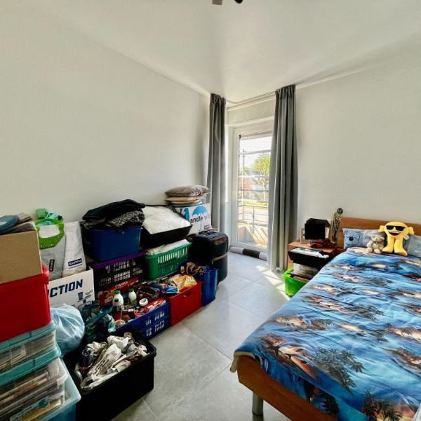 INSTAPKLAAR APPARTEMENT OP 1° VERDIEPING MET RUIM TERRAS - Photo 1