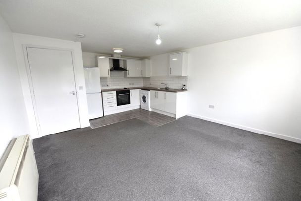 2 bedroom Flat in Calverley Ln, Leeds - Photo 1