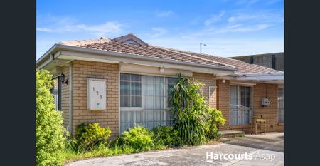 Charming Family Home in Dandenong North - Photo 4