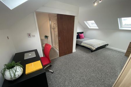 1 bedroom in a house share to rent - Photo 3