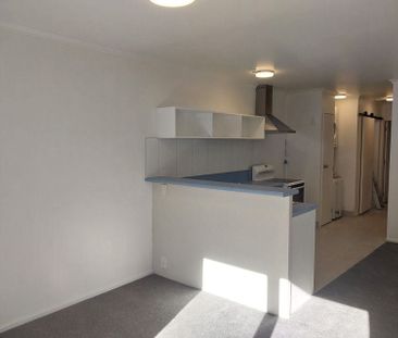 Ready for you to move in - Photo 1